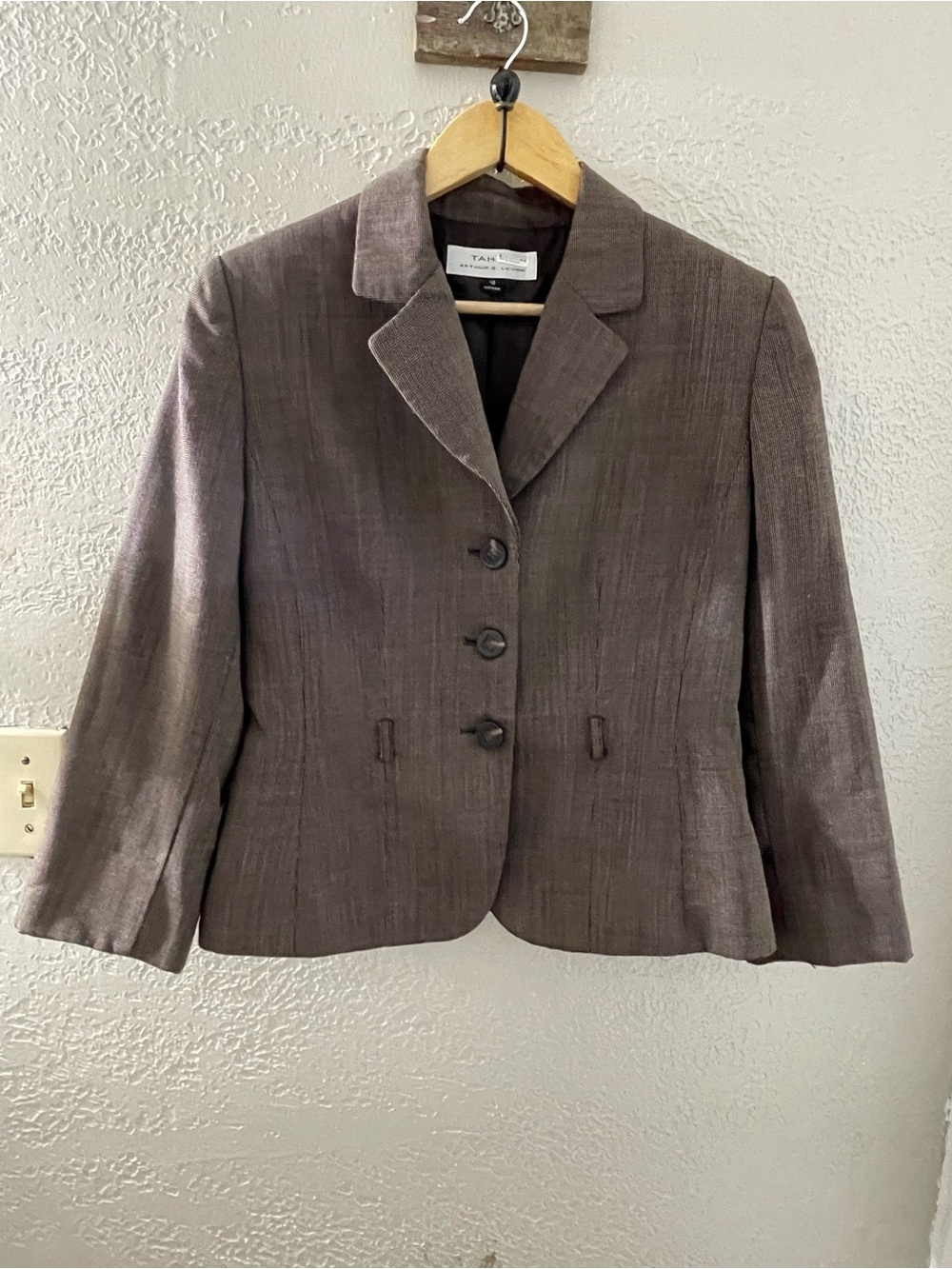 Tahari Women's Taupe Brown Three-Button Tailored Wool Blend Blazer Size 10